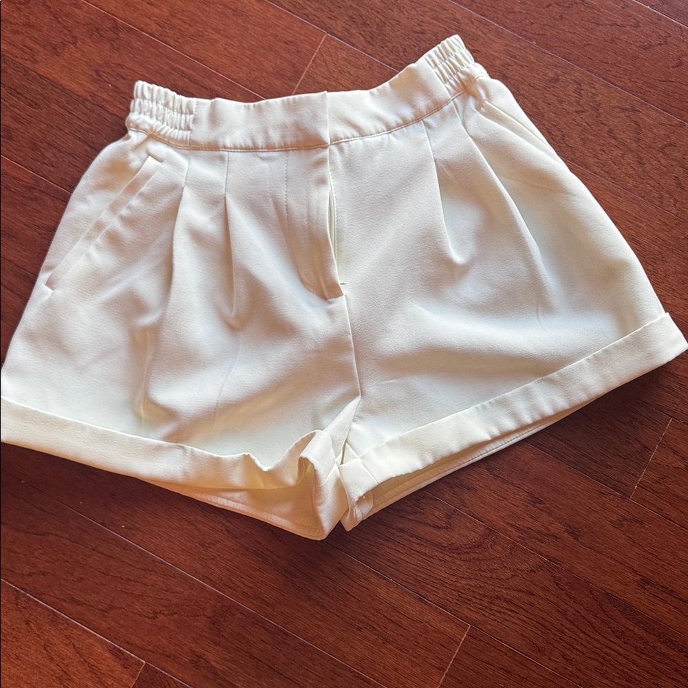 Forever 21 High-Waist Pleated Cream Shorts